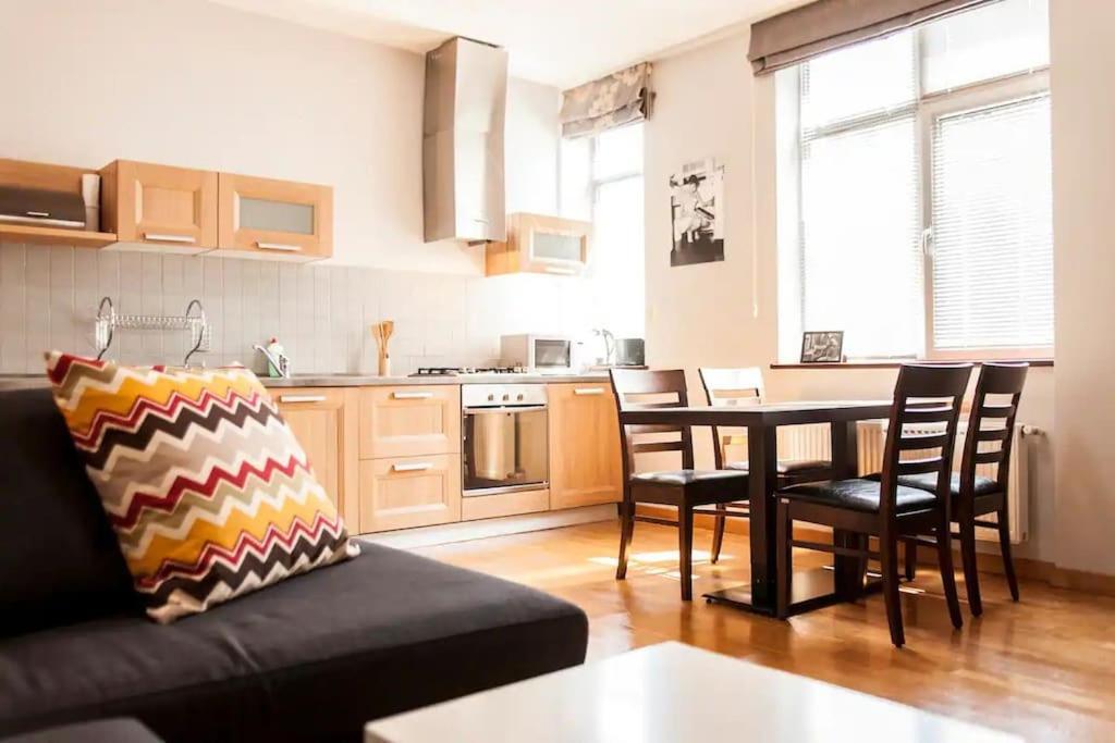 City Center 2Bdr Apartment Near Rustaveli Av. Τυφλίδα Εξωτερικό φωτογραφία
