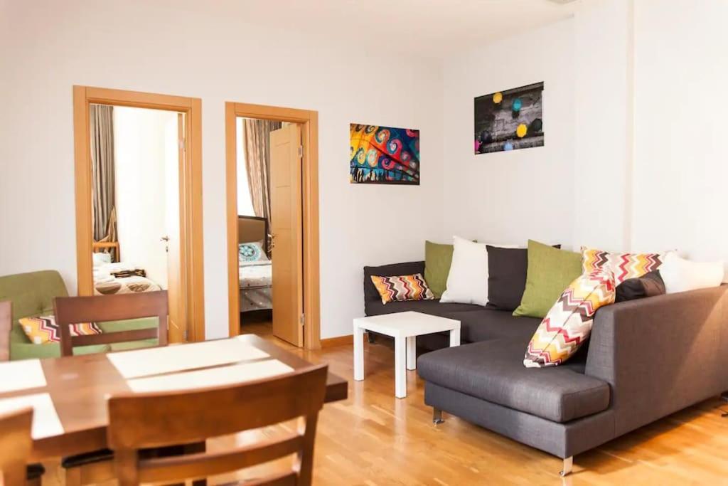 City Center 2Bdr Apartment Near Rustaveli Av. Τυφλίδα Εξωτερικό φωτογραφία
